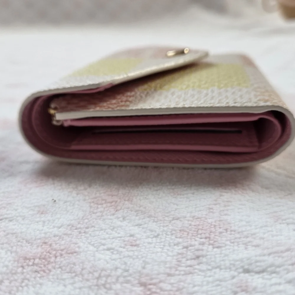 Louis Vuitton Victorine Wallet | Damier Licious Peche | N40638 | Excellent